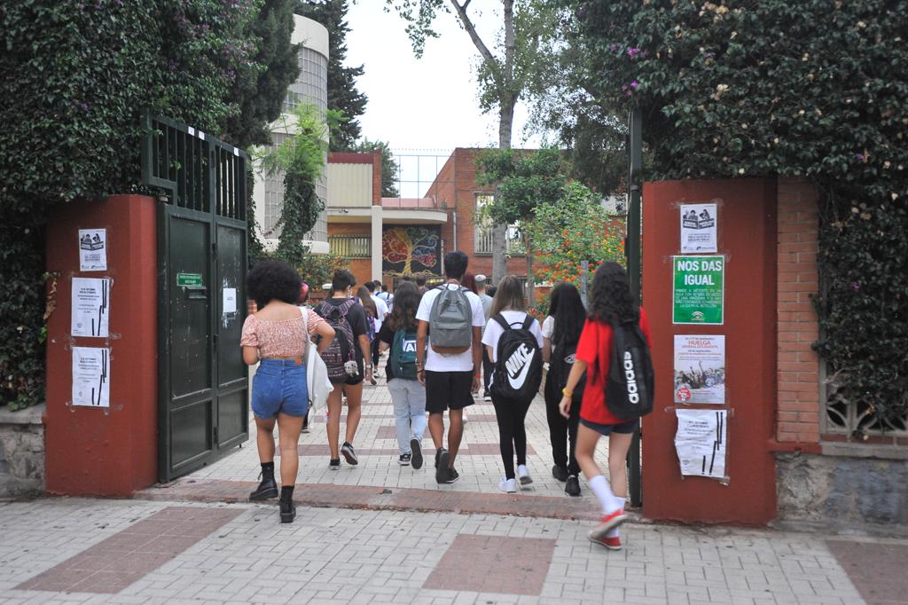 Los institutos públicos de Málaga han optado en su mayoría por la incorporación progresiva de los alumnos. Hoy también comienza el curso en enseñanzas artísticas superiores y escuelas de idiomas