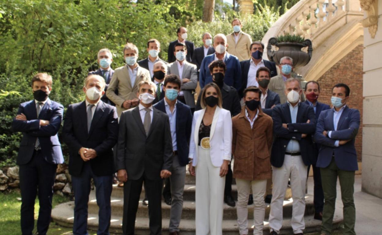 Asistentes, ayer, a la presentación de los carteles. 