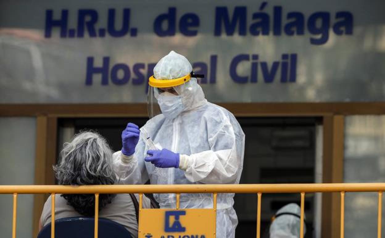 Málaga suma 274 positivos de coronavirus por PCR y cuatro fallecidos