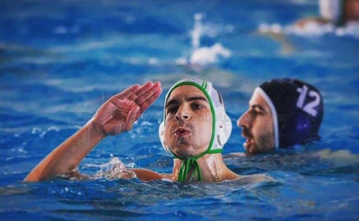 Aróstegui celebra uno de sus numerosos goles con el CW Málaga