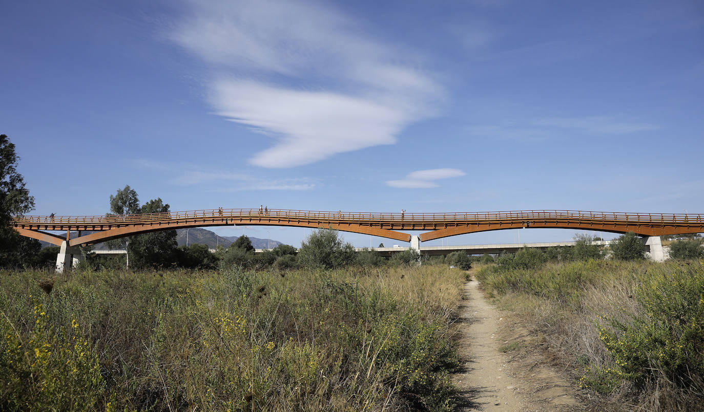 Fotos: Así ha sido la inauguración de la pasarela del Guadalhorce