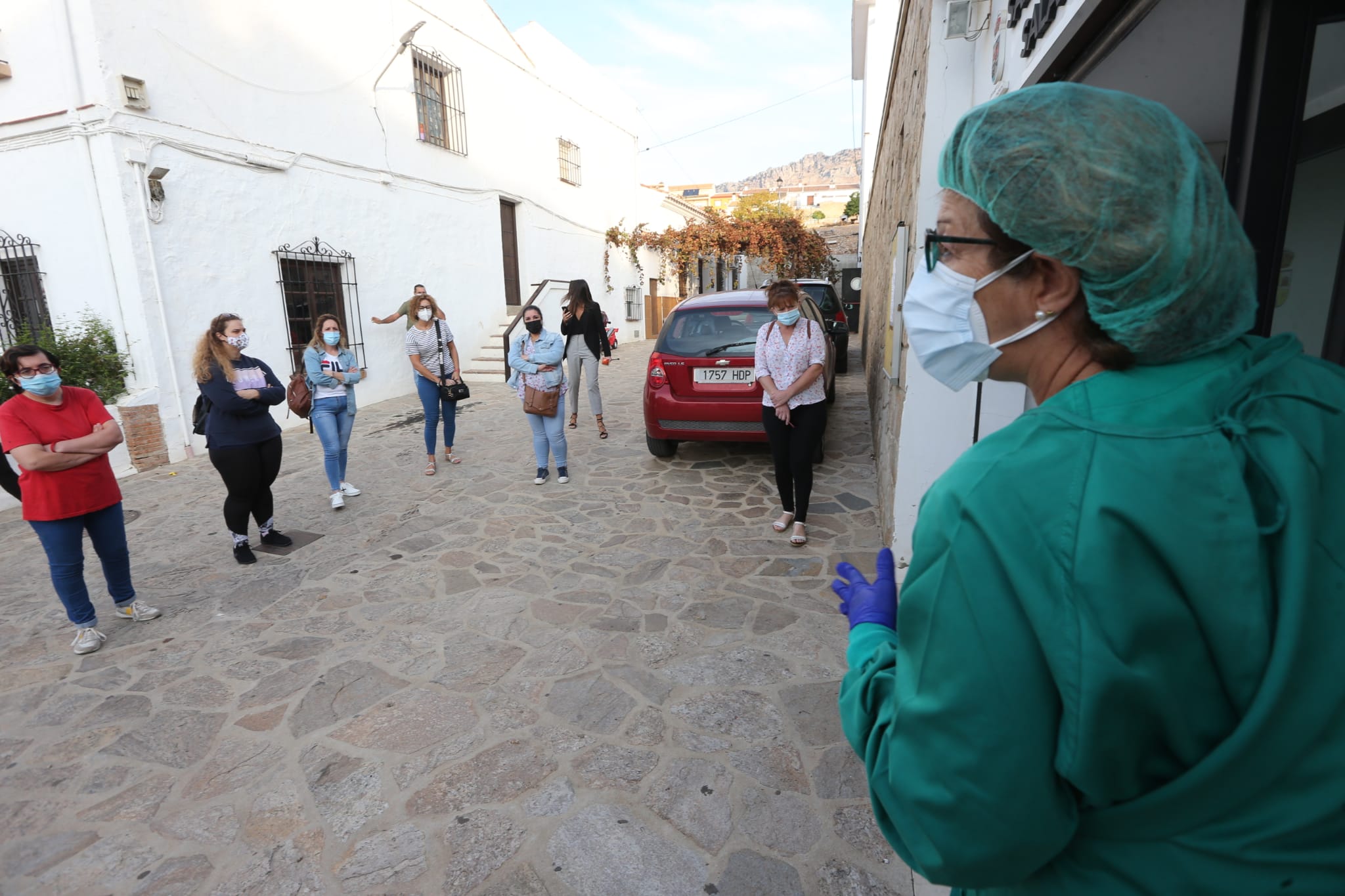 604 vecinos de ambos municipios se someten a un cribado que determinará la incidencia de coronavirus en estos pueblos. En la foto, test en Villanueva de la Concepción.