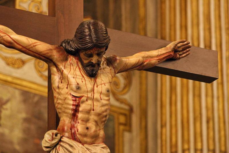 El Cristo Mutilado (ahora llamado de la Clemencia) ha recuperado la pierna derecha y el pie izquierdo.