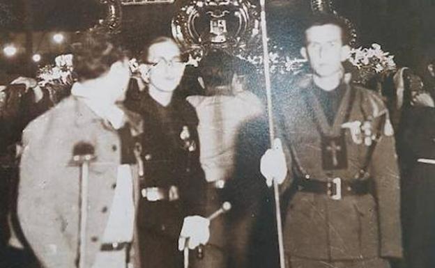 Mutilados vestidos de uniforme.