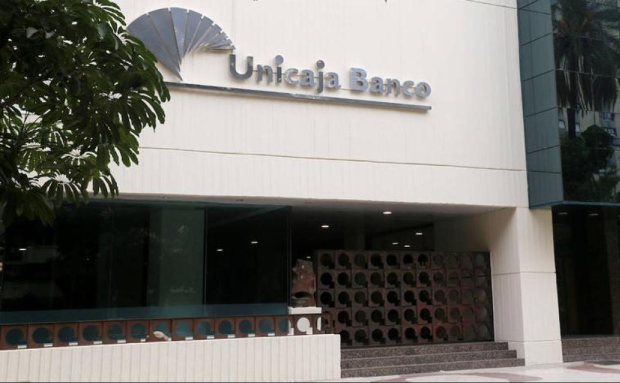 Unicaja y Liberbank inician contactos preliminares para una posible integración