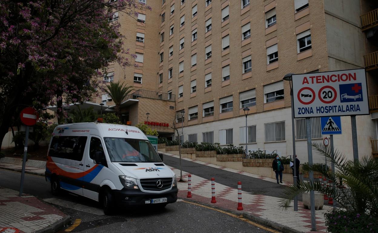 Andalucía suma cuatro muertes y 1.138 casos y registra un brote en un centro de acogida de Almería