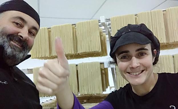 Igor es ingeniero de profesión, y Arrate, veterinaria