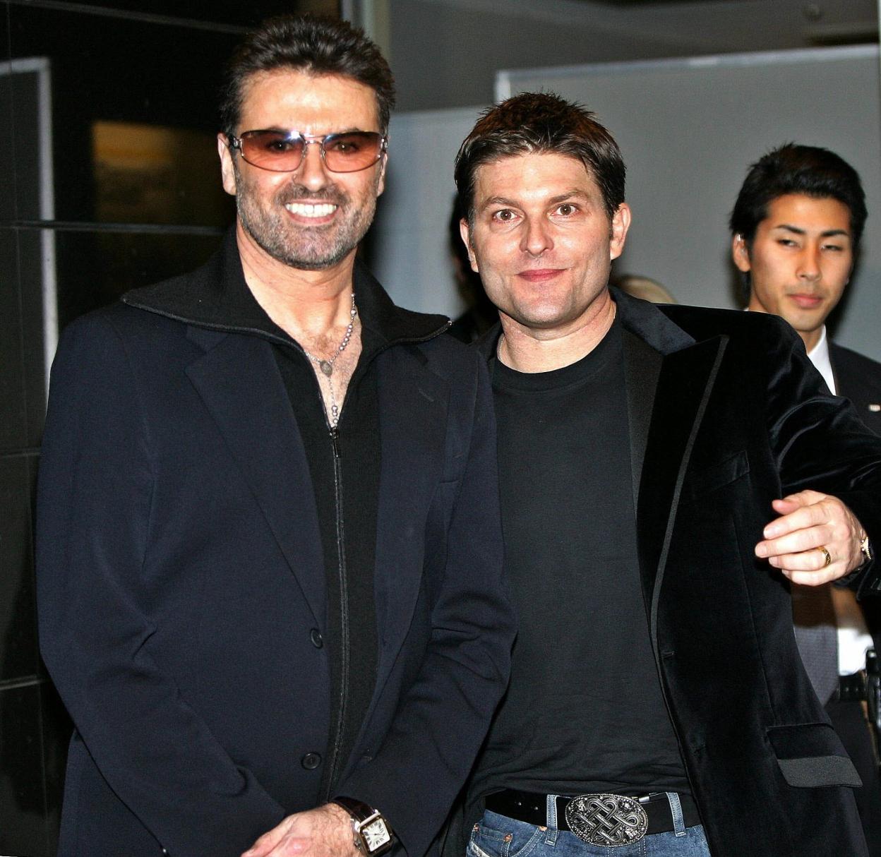 El viudo de George Michael pelea su pensión