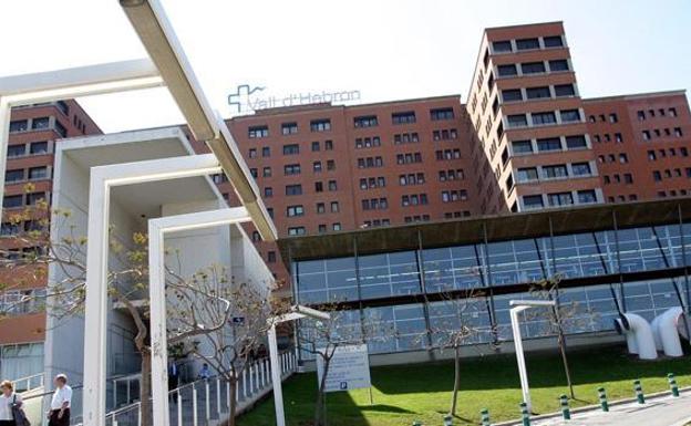 Hallan a un anciano que pudo pasar tres días muerto en el baño de un hospital