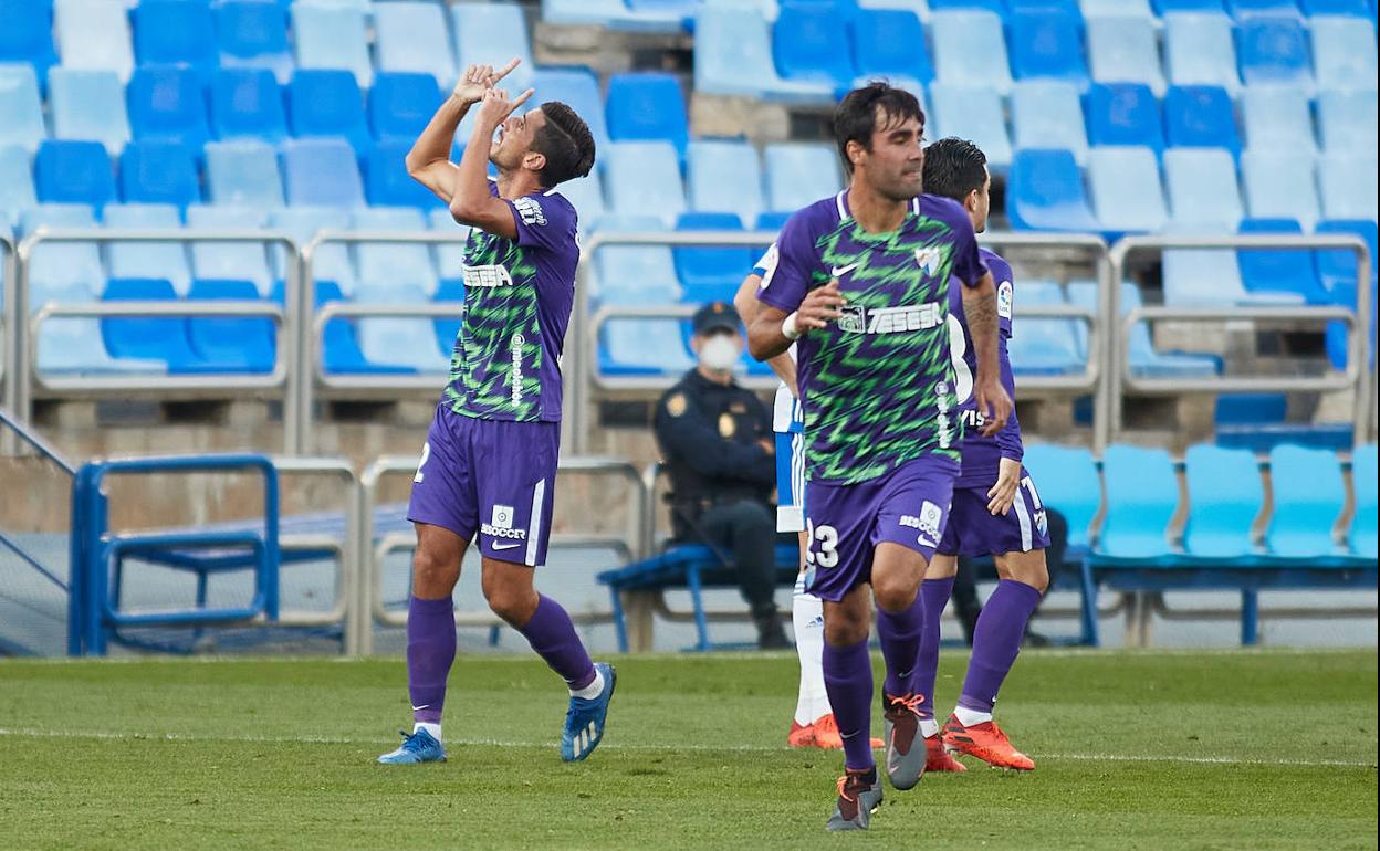 El Málaga resuelve en una primera parte completísima (1-2)