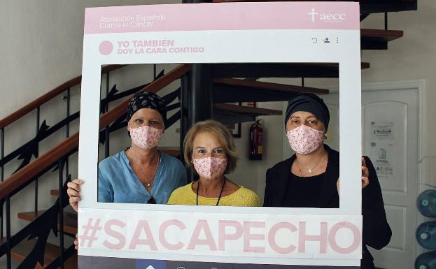 Foto enmarcada en la iniciativa de la AECC con motivo del Día Internacional del Cáncer de Mama. 