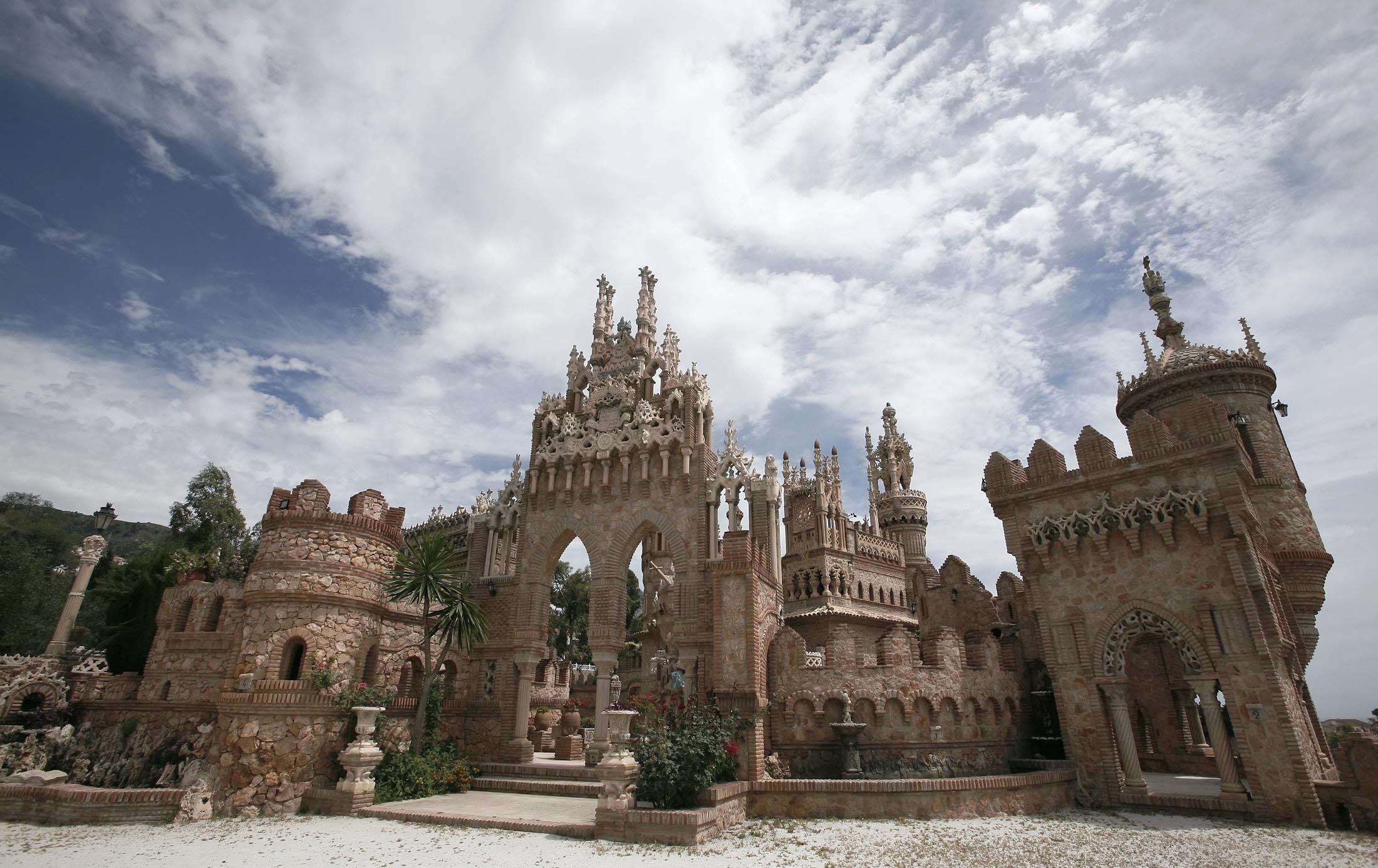 Castillo de Colomares, en Benalmádena. Erigido entre los años 1987 y 1994 por Esteban Martín y Martín para homenajear a Cristóbal Colón y el Descubrimiento de América.