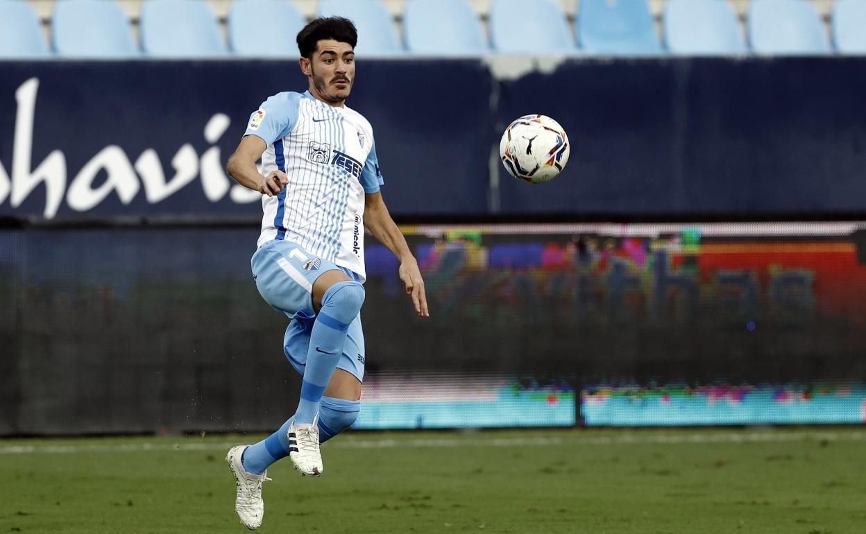 Jozabed, jugador del Málaga, durante un partido en el estadio de La Rosaleda.