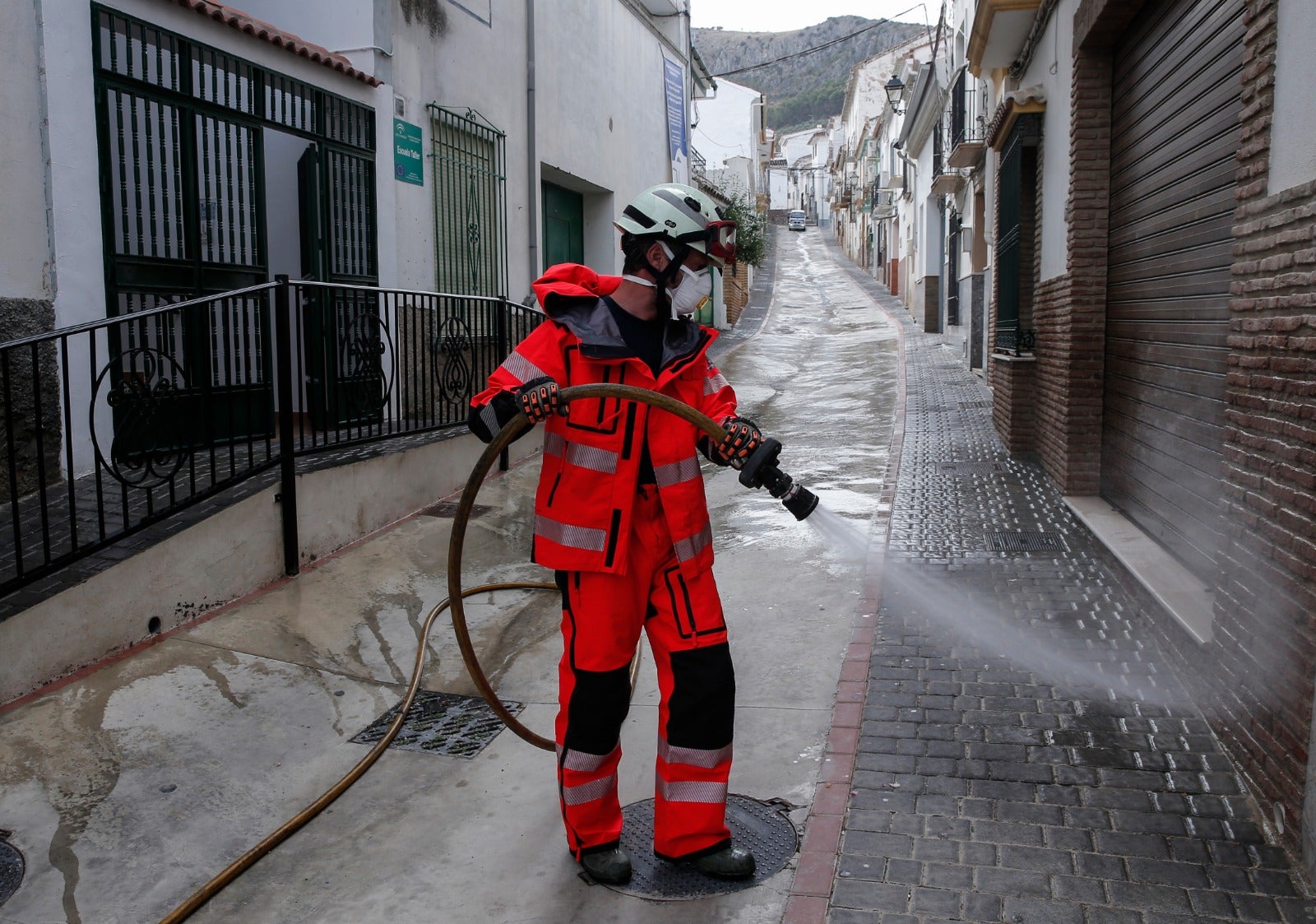 Un cribado masivo para detectar nuevos casos de coronavirus entre la población. Se ha citado a un total de 330 vecinos de manera voluntaria en el pabellón polideportivo municipal