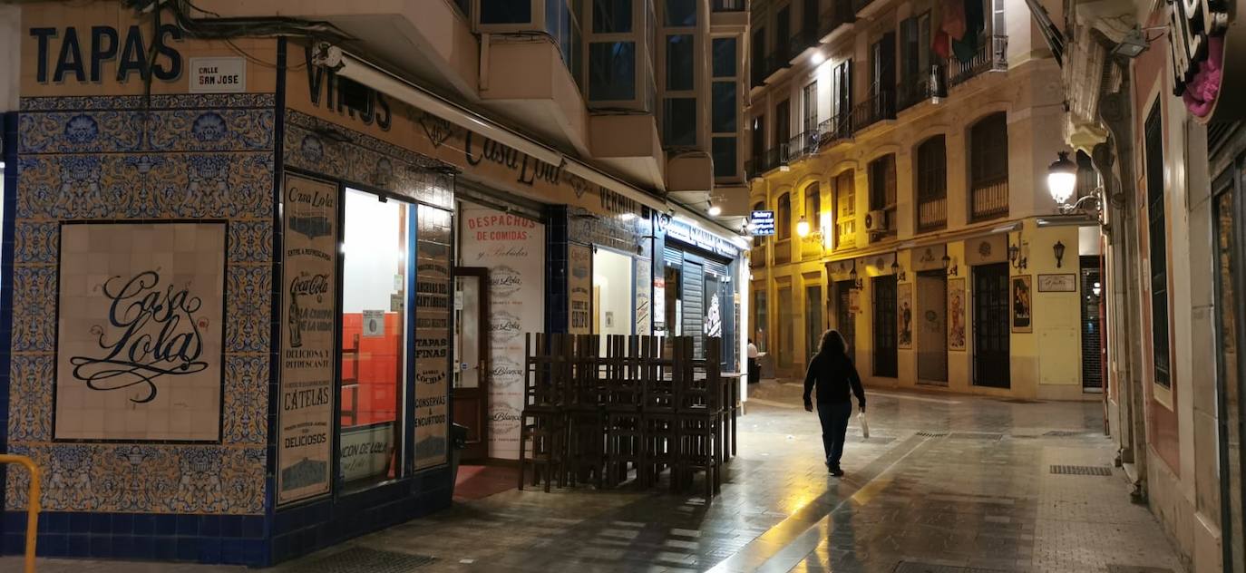 La primera noche de toque de queda en Málaga. 