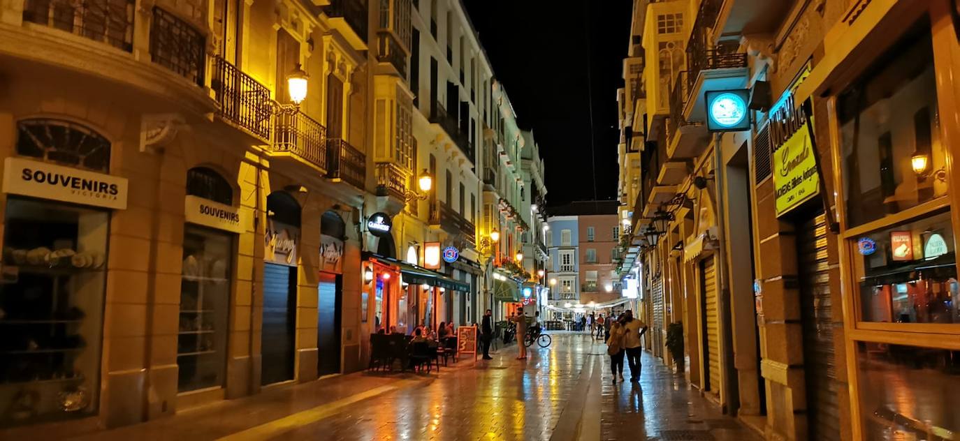 La primera noche de toque de queda en Málaga. 