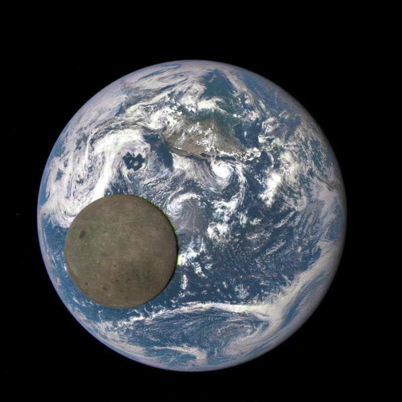 La NASA confirma que hay grandes balsas de agua en la luna