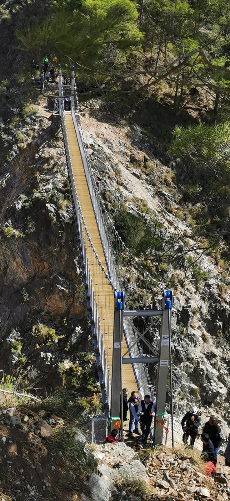 Así es el espectacular puente colgante de El Saltillo, una pasarela de 52 metros de largo situada a 62 metros de altura 