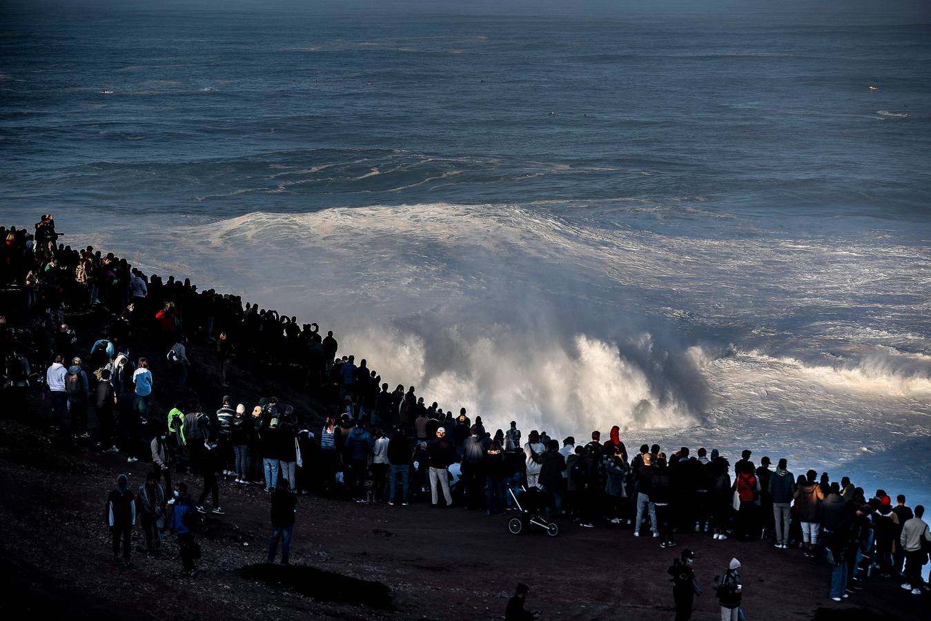 Fotos: Las olas gigantes vuelven a Nazaré