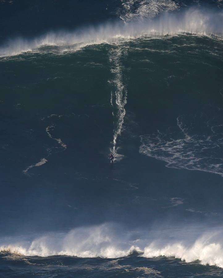 Fotos: Las olas gigantes vuelven a Nazaré