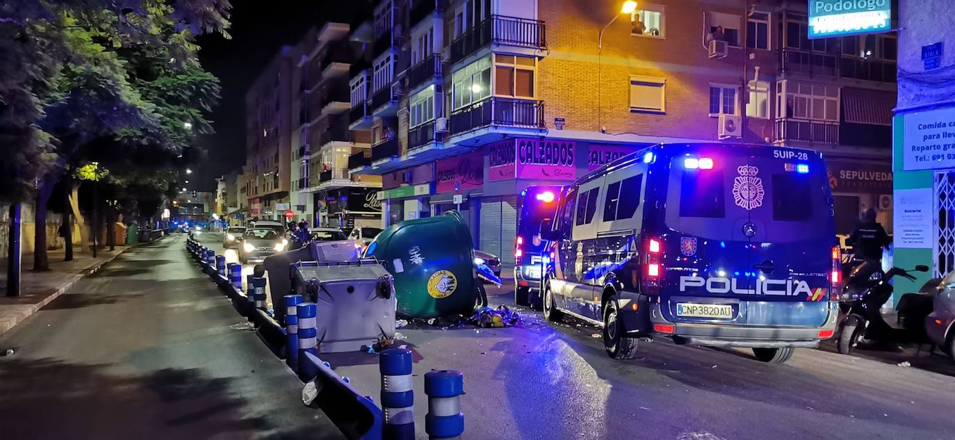 Los manifestantes, muchos con estética radical, se enfrentaron a la policía 