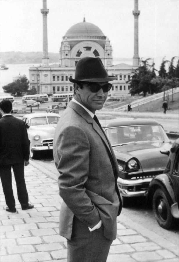 El actor Sean Connery posa en Estambul, donde rodó 'Desde Rusia con amor', en 1963.