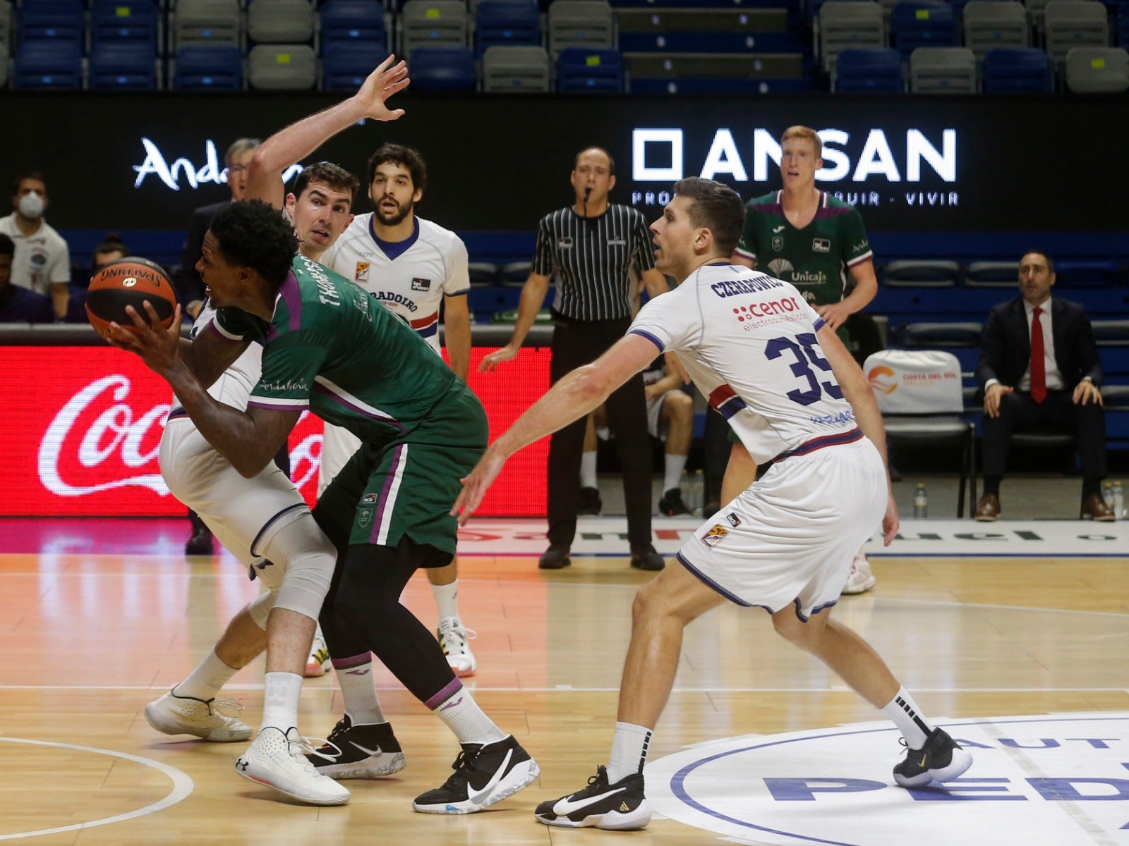 Fotos: Las mejores imágenes del Unicaja - Obradoiro