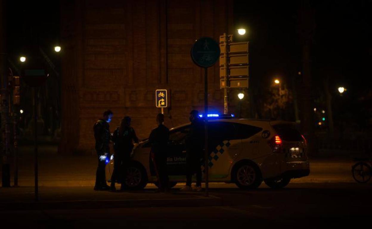 Multas en Barcelona durante el toque de queda