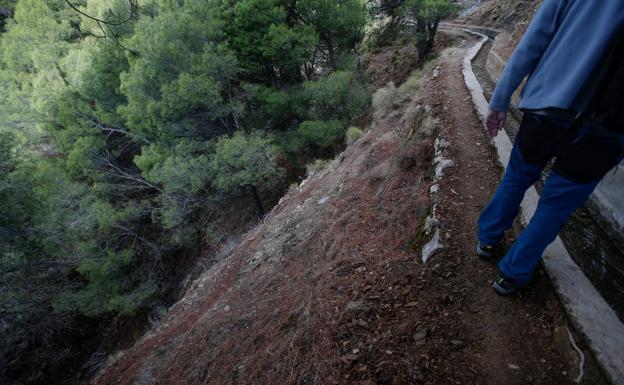 Imagen principal - Ruta del Puente del Saltillo en la Axarquía: recomendaciones básicas y peligros a evitar para ir con seguridad