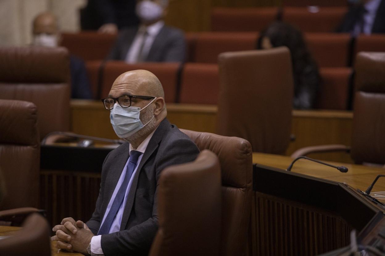 Alejandro Hernández, este jueves en el Parlamento. eP