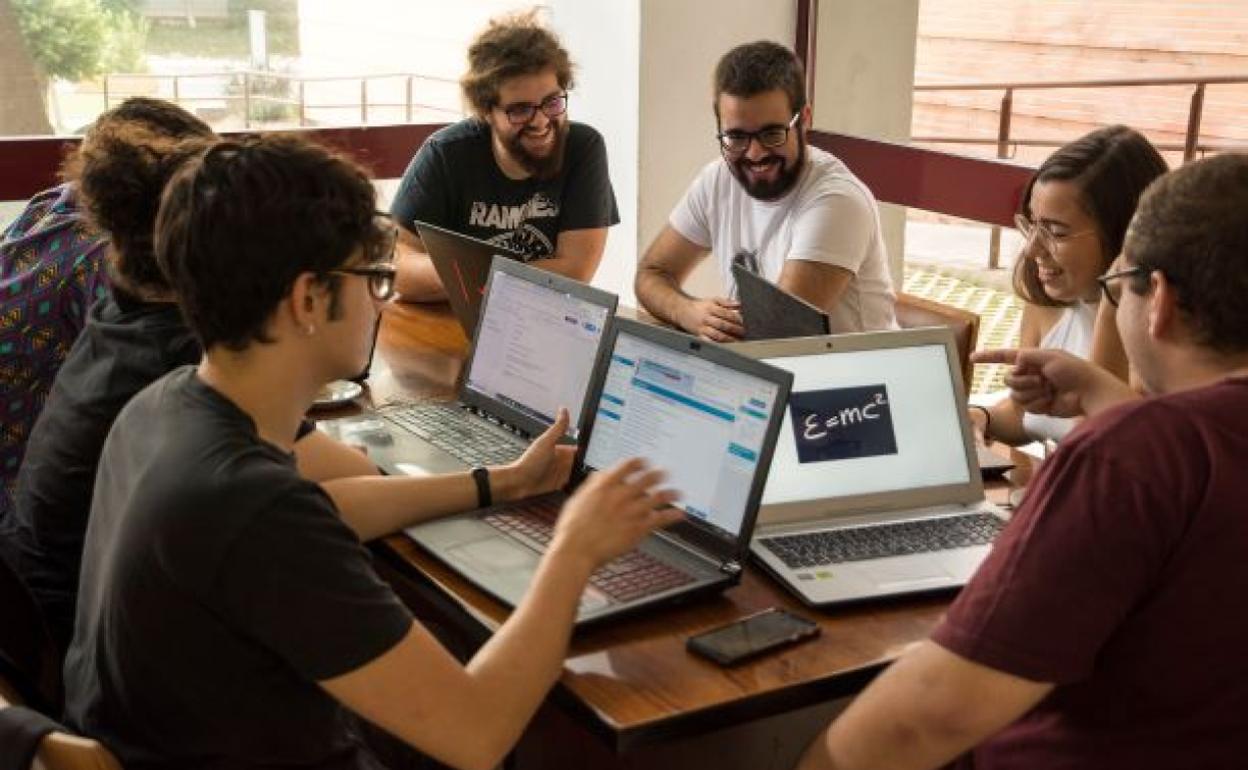 Un grupo de estudiantes de la UMA, en una imagen de archivo. 