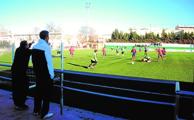 Nueva rectificación de la Junta de Andalucía: los menores de 16 años sí podrán hacer deportes a partir de las seis de la tarde al aire libre