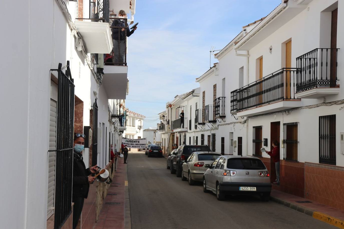 Cacerolada en Cuevas del Becerro