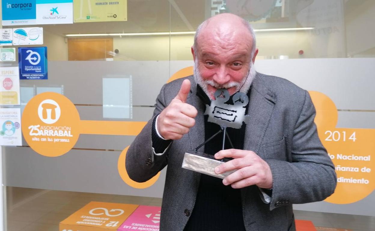 Juanma Lara recoge el Premio del Festival Alhaurín en Corto por 'El Atraco'