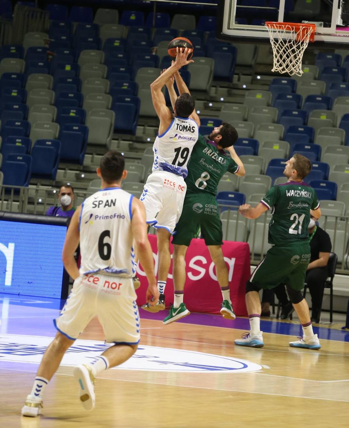 El colista se presentaba como una víctima propicia para que el equipo malagueño lograra un triunfo más que lo consolide en los puestos de 'play-off' 