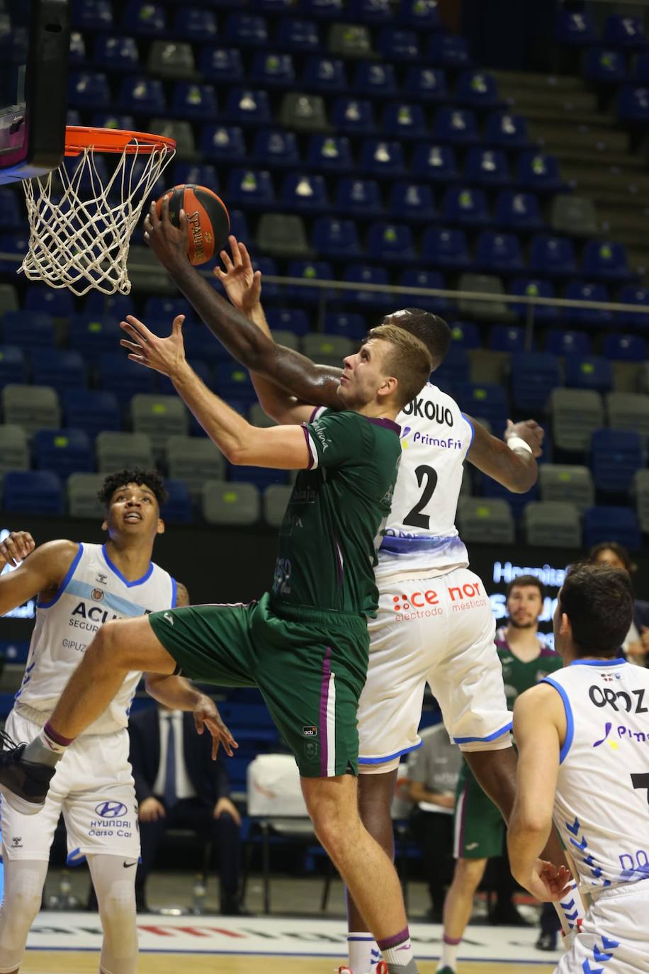 El colista se presentaba como una víctima propicia para que el equipo malagueño lograra un triunfo más que lo consolide en los puestos de 'play-off' 