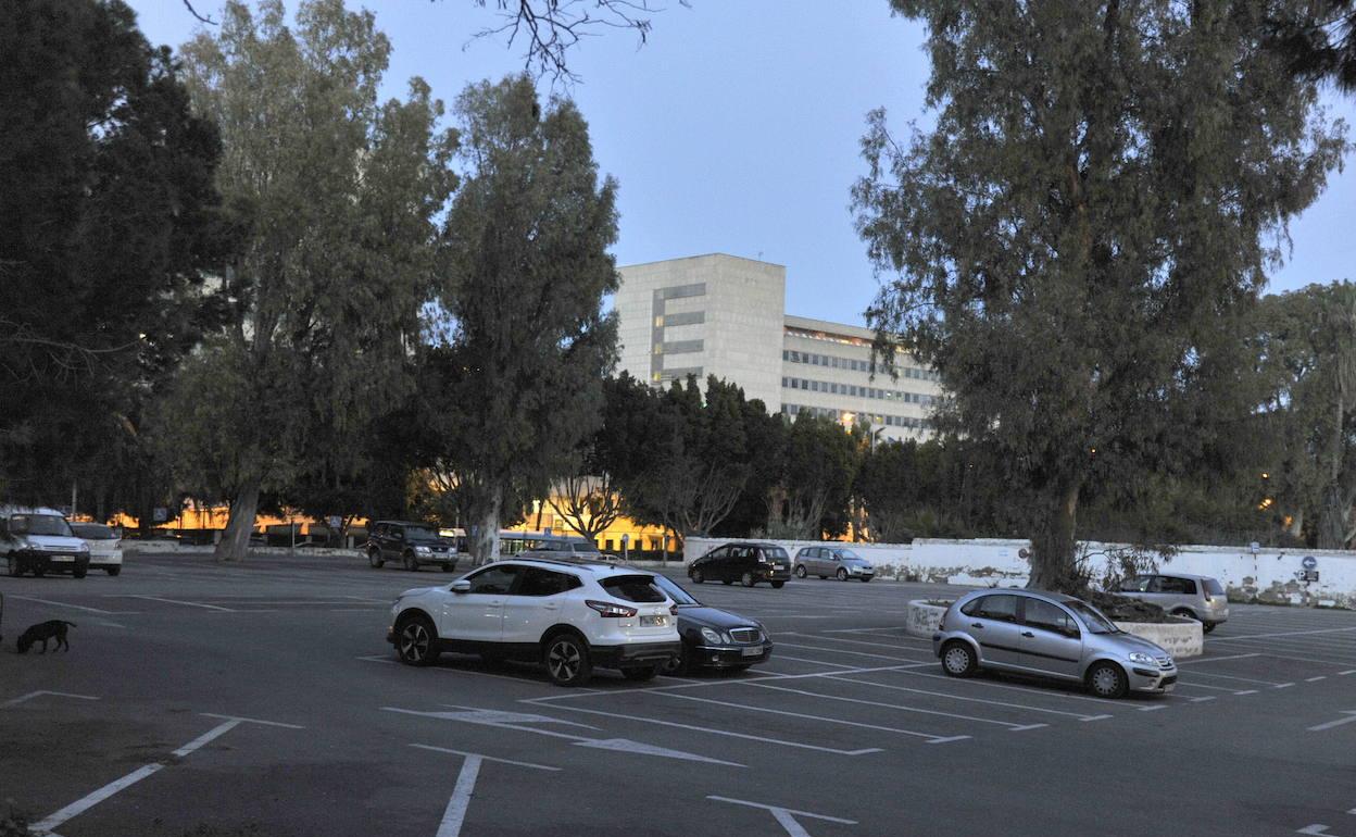 Terrenos en los que está prevista la construcción del tercer hospital, a espaldas del Civil. 