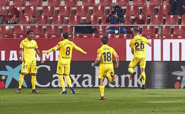 El balón parado ya da puntos al Málaga