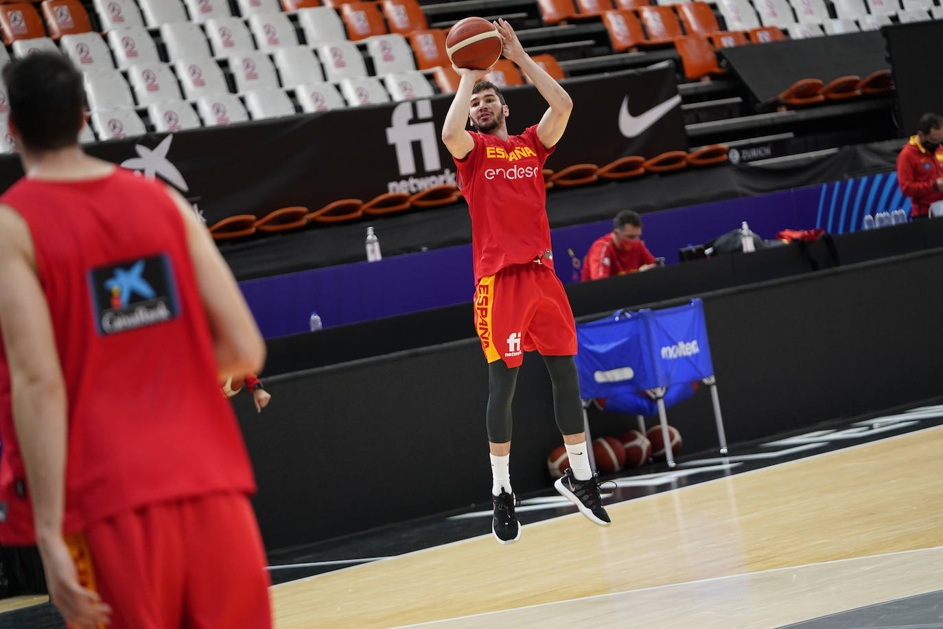 Los cajistas Francis Alonso, Darío Brizuela, Alberto Díaz y Rubén Guerrero se encuentran con España a las órdenes de Scariolo para las dos citas del equipo nacional en Valencia ante Israel (sábado 28, a las 19.30 horas) y Rumanía (lunes 30, a las 19.30), clasificatorios para el Eurobasket de 2022.