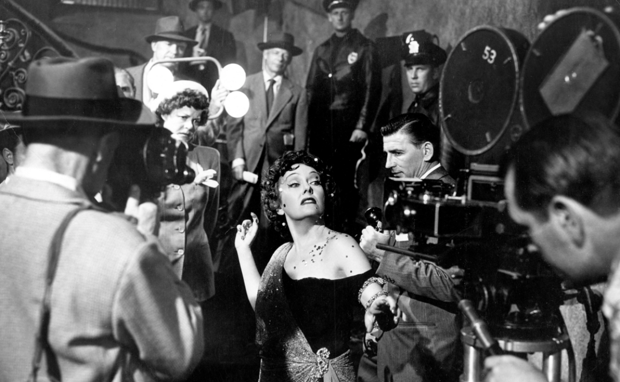 La escena de Norma Desmond (Gloria Swanson) en el rodaje ha pasado a la historia como un momento icónico del cine