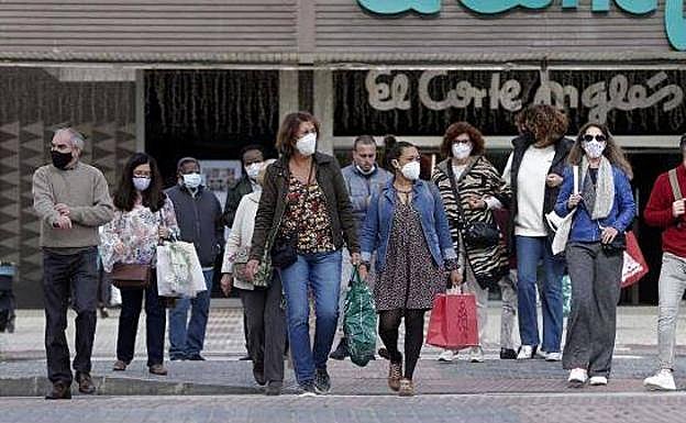 Andalucía confía en flexibilizar horarios comerciales en Navidad y la movilidad