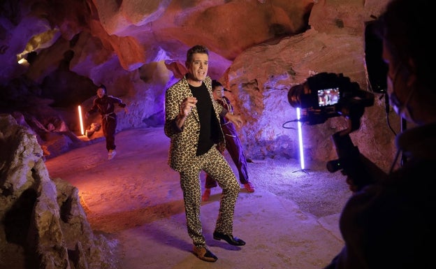 Javier Ojeda, en un momento de la grabación del videoclip.