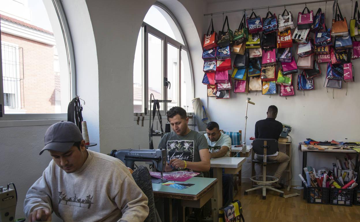 El taller de ASIMÁS 'Hilo Doble', que se encuentra en su casa de acogida.