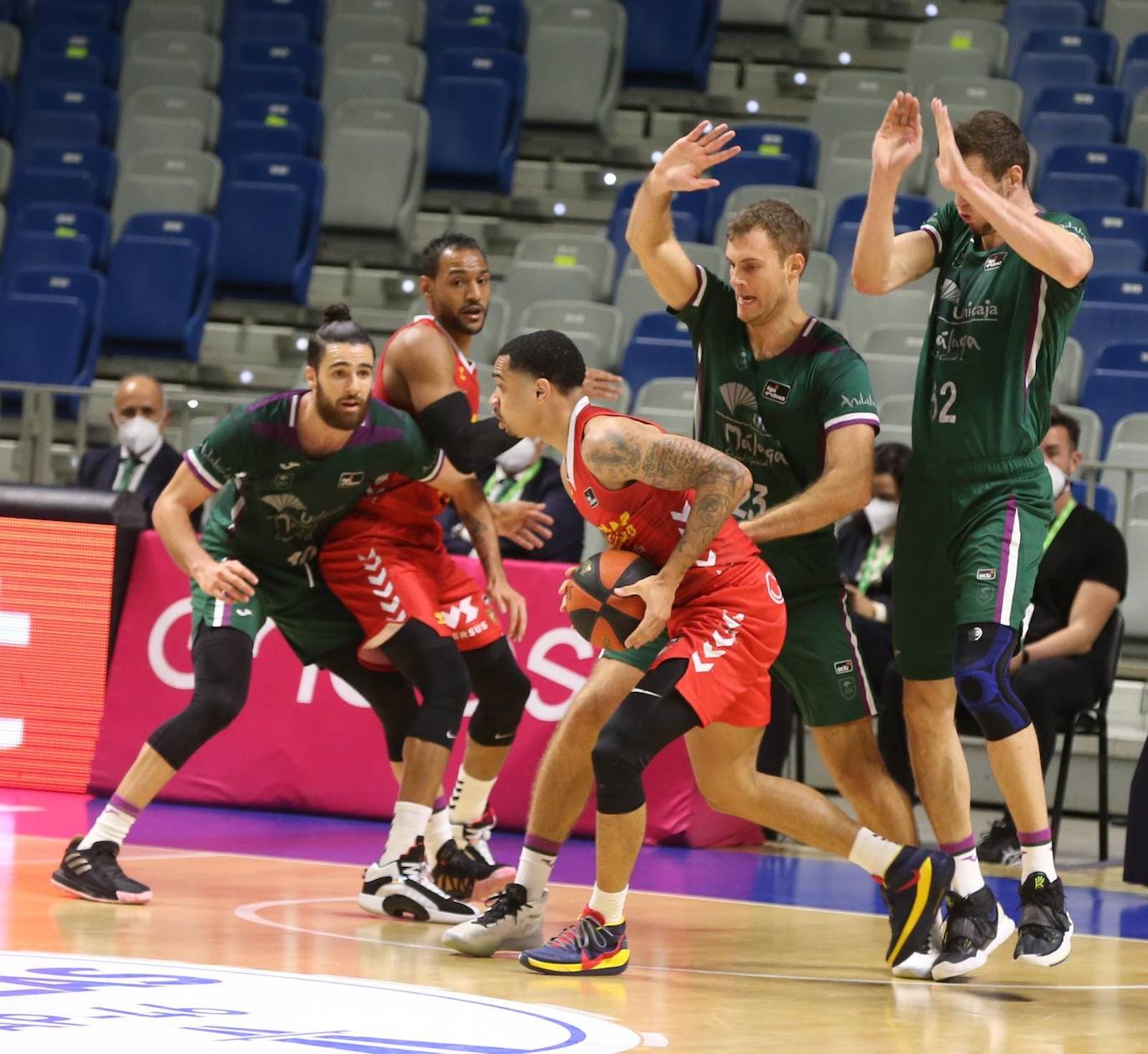 Victoria clara el Unicaja ante el UCAM Murcia