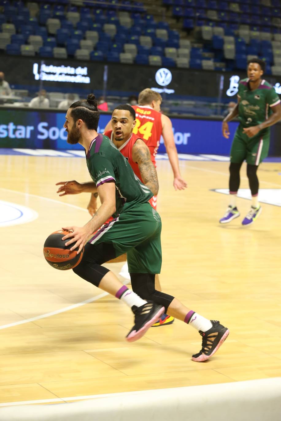 Victoria clara el Unicaja ante el UCAM Murcia