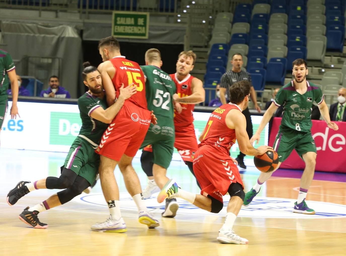 Victoria clara el Unicaja ante el UCAM Murcia