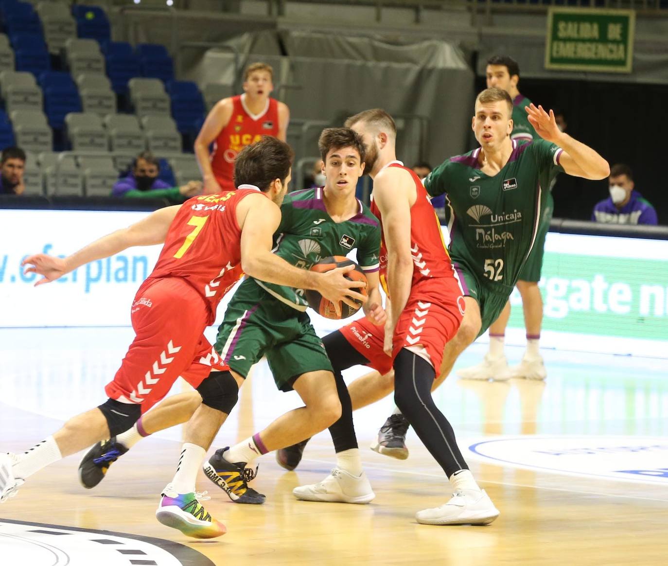 Victoria clara el Unicaja ante el UCAM Murcia