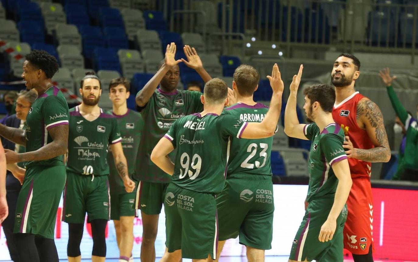Victoria clara el Unicaja ante el UCAM Murcia