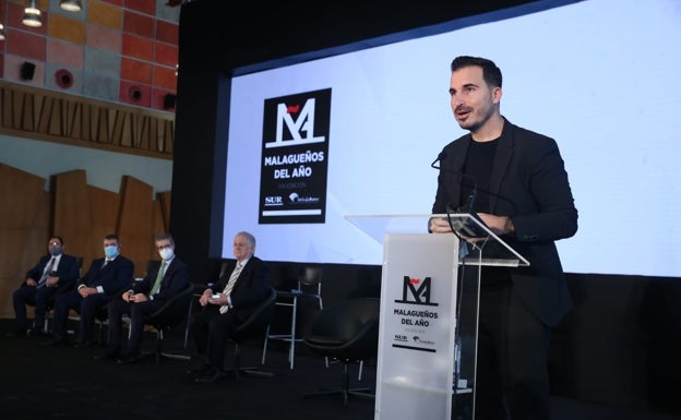 Javier Castillo, durante su discurso tras recibir el premio.