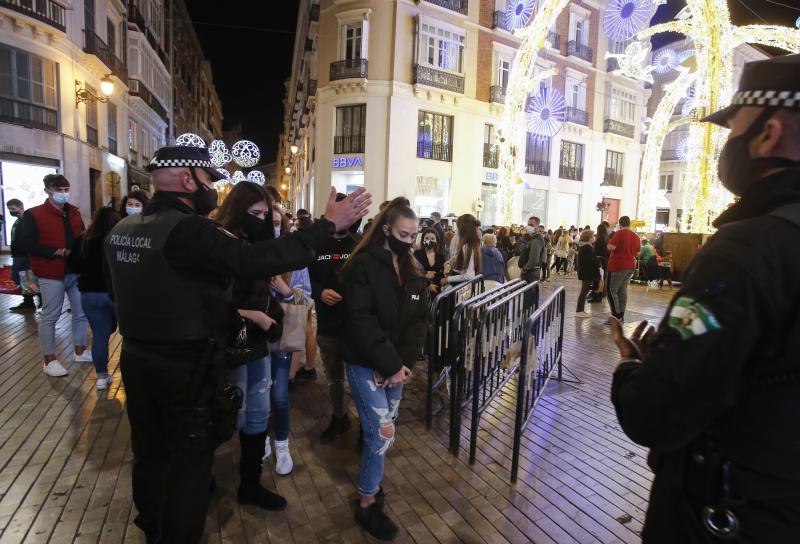 El cierre de bares y restaurantes reduce a partir de las seis la afluencia al Centro en el primer día con movilidad entre municipios